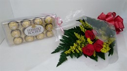 03 rosas + Ferrero Rocher 12 Unidades